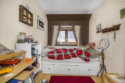 147 Walnut Road, London, E10 5TQ