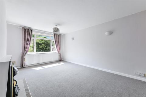 2 bedroom flat for sale, Wimborne Close, Epsom