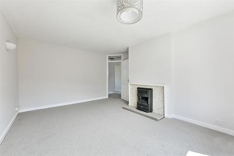 6 Wimborne Close, Epsom, KT17 4DP