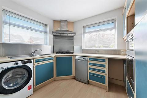 6 Wimborne Close, Epsom, KT17 4DP