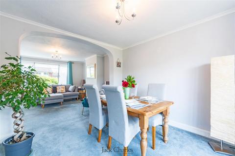 3 bedroom semi-detached house for sale, Hawthorn Walk, Tonbridge