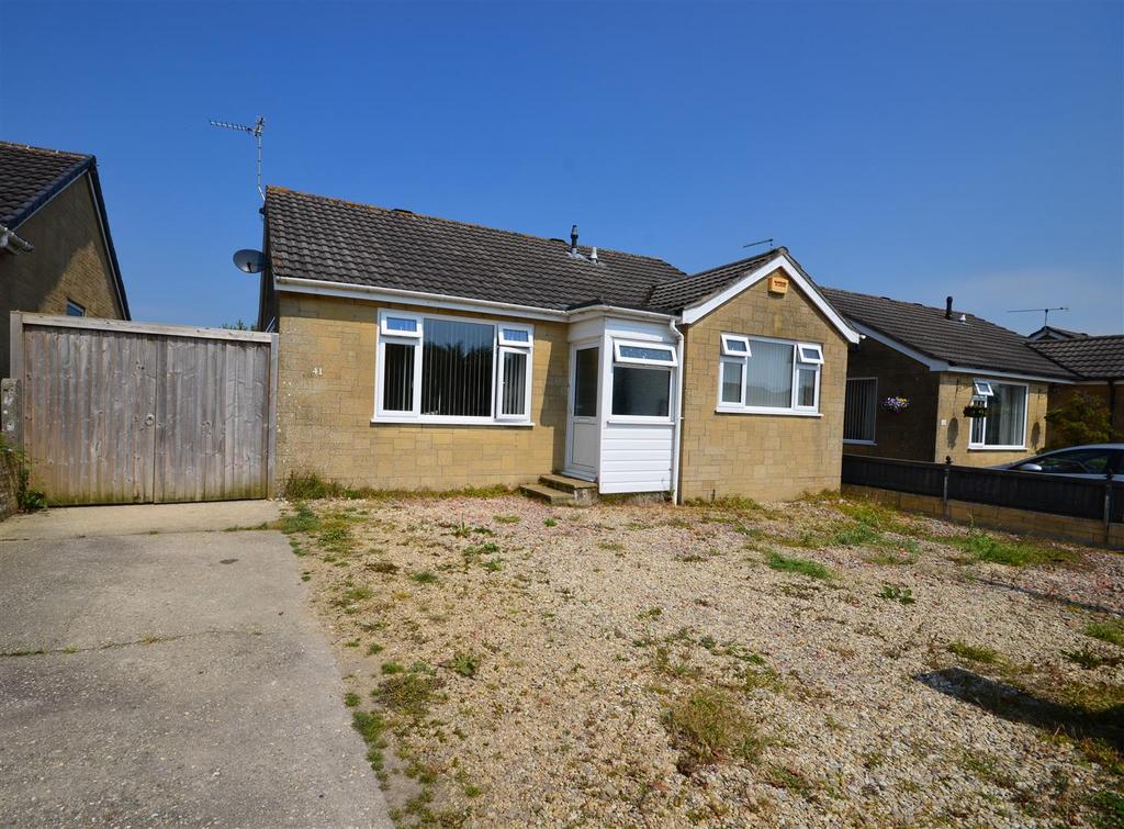 Shreen Way, Gillingham 2 bed detached bungalow £297,500
