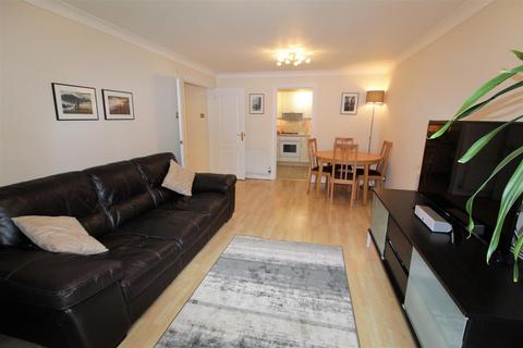 2 bedroom flat for sale, Vale Farm Road, Woking