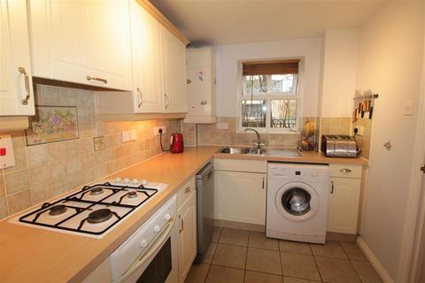 2 bedroom flat for sale, Vale Farm Road, Woking