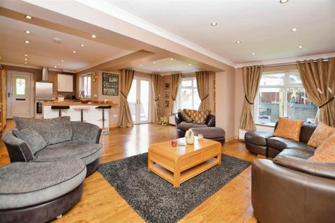 15 Balliol Drive, Scunthorpe, DN16 3LA