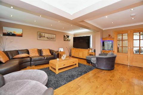 15 Balliol Drive, Scunthorpe, DN16 3LA