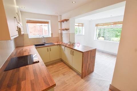2 bedroom semi-detached house to rent, Farm Fields Close, Waterthorpe, S20