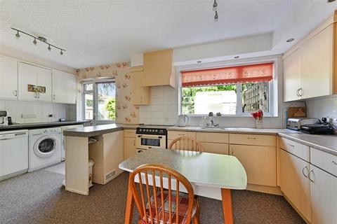 4 bedroom end of terrace house for sale, Thornfield Road, Banstead
