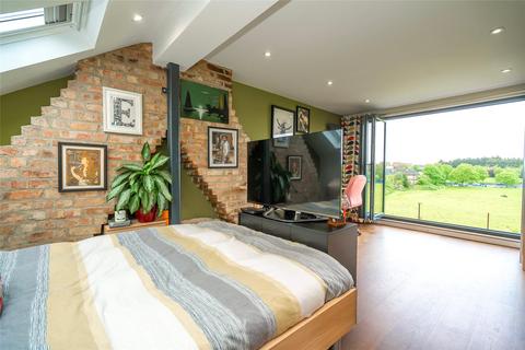 17 Stirling Road, London, N22 5BL