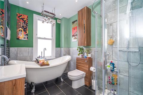 17 Stirling Road, London, N22 5BL