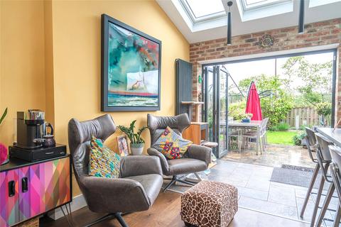 17 Stirling Road, London, N22 5BL