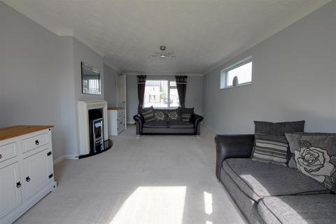 3 bedroom detached house for sale, Chauntry Road, Alford LN13