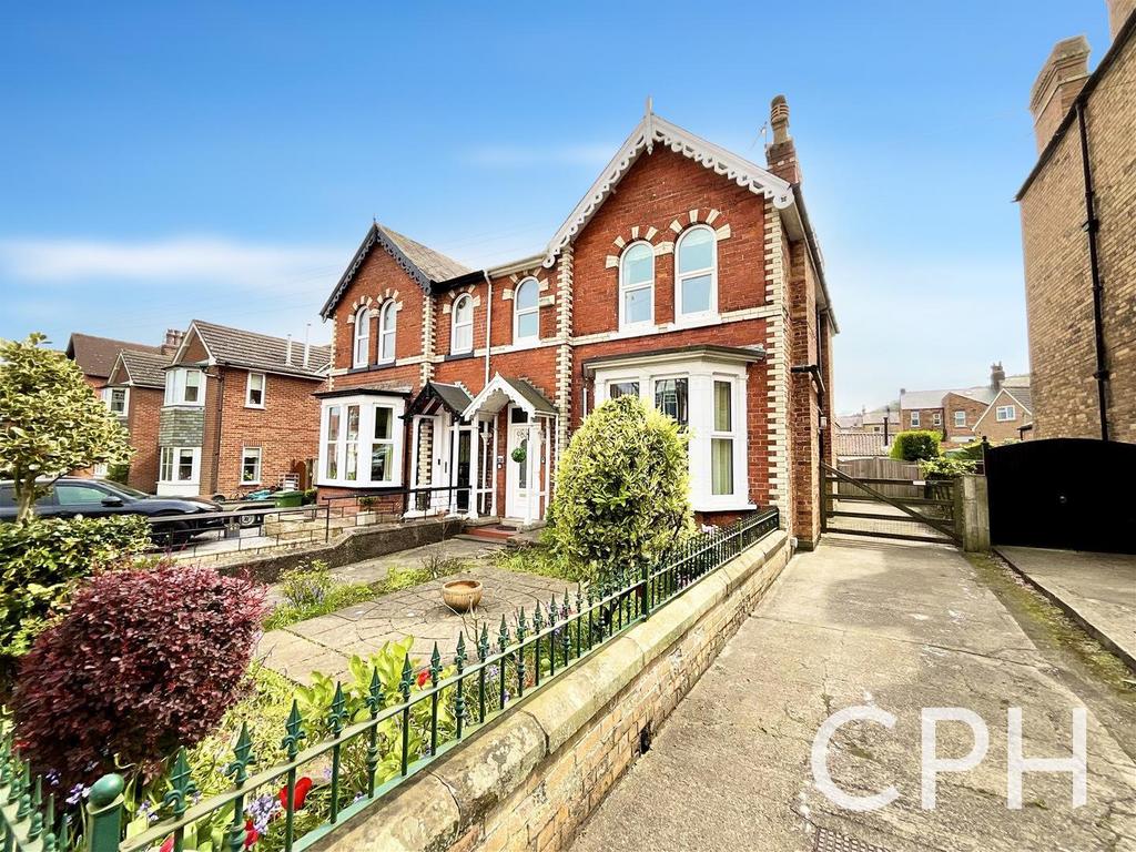 Stepney Road, Scarborough 3 bed semidetached house for sale £330,000