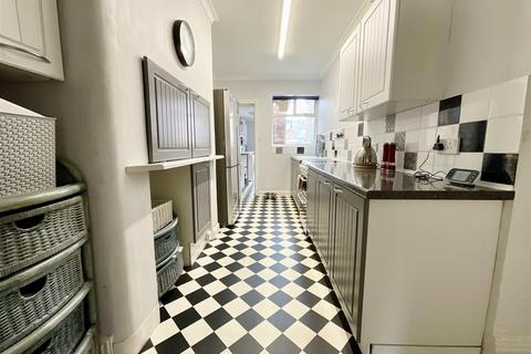 18 Stepney Road, Scarborough, YO12 5BN