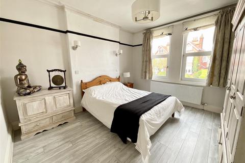 18 Stepney Road, Scarborough, YO12 5BN