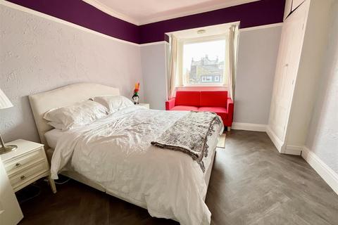 18 Stepney Road, Scarborough, YO12 5BN