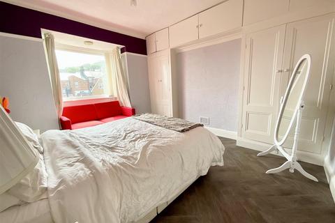 18 Stepney Road, Scarborough, YO12 5BN