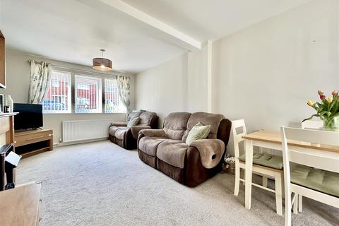 30 Brigshaw Drive, Allerton Bywater, Castleford, WF10 2HT