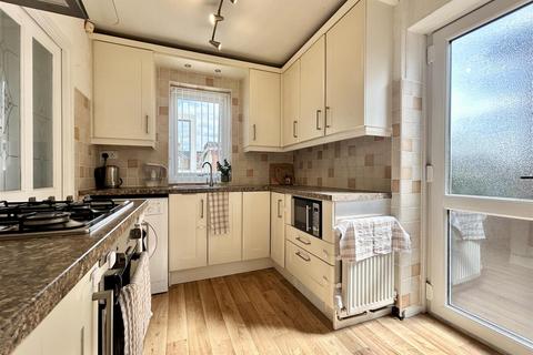 30 Brigshaw Drive, Allerton Bywater, Castleford, WF10 2HT