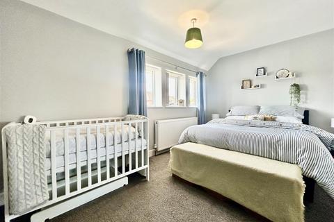 30 Brigshaw Drive, Allerton Bywater, Castleford, WF10 2HT