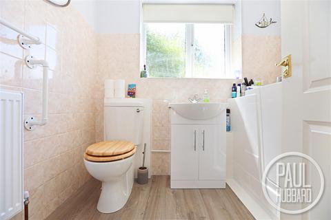 1 Bishops Walk, Lowestoft, NR32 4JN