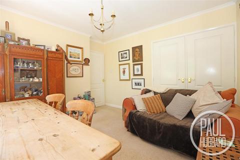 1 Bishops Walk, Lowestoft, NR32 4JN