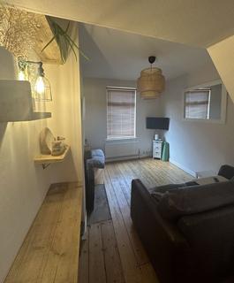 2 bedroom house to rent, Chessel St, Bedminster, Bristol