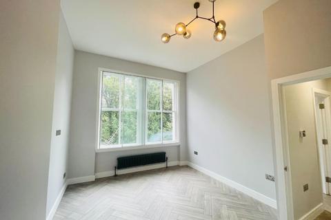 1 bedroom apartment to rent, Sinclair Road, West Kensington W14