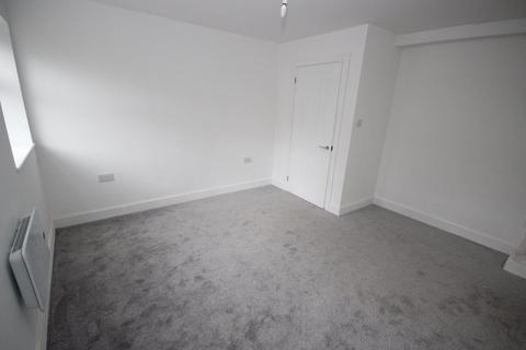 2 bedroom flat to rent, 2 Bedrooms - Billericay
