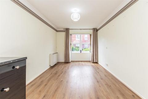 1 bedroom retirement property for sale, Gainsborough Lodge, South Farm Road, Worthing