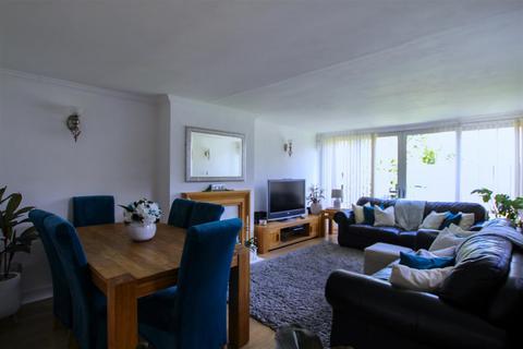 3 bedroom house to rent, Luthers Close, Kelvedon Hatch, Brentwood