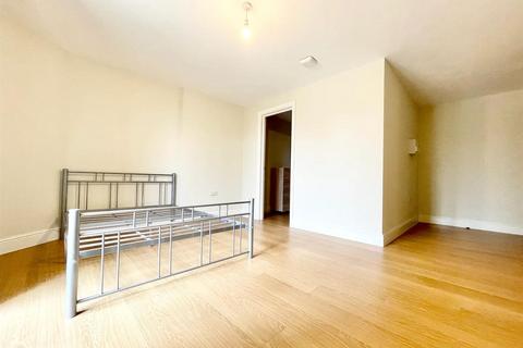 2 bedroom apartment to rent, 450 High Road, Ilford IG1