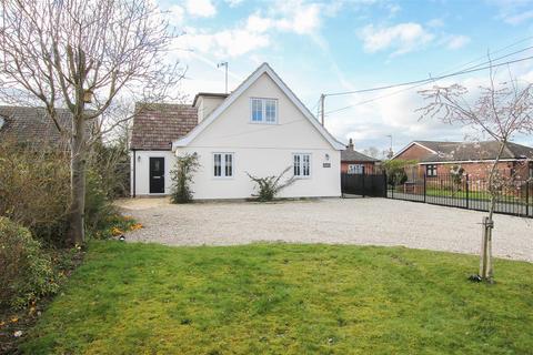 4 bedroom detached bungalow for sale, Spring Pond Meadow, Hook End, Brentwood