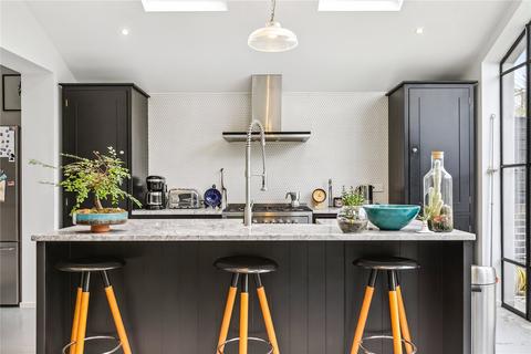 140 Ramsden Road, London, SW12 8RE