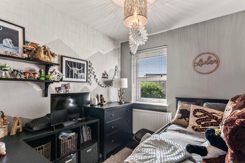 19 Thicket Crescent, Sutton, SM1 4QB