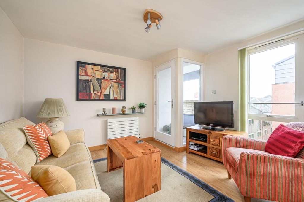 Coburg Street, Edinburgh EH6 2 bed flat for sale £225,000