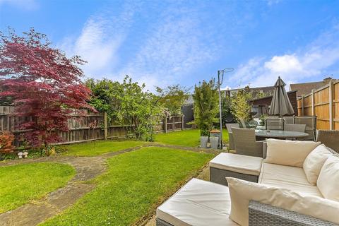 25 Dennis Road, Gravesend, DA11 7NN