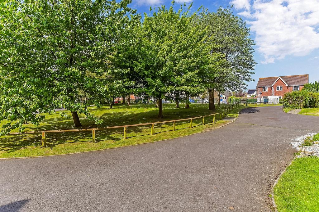 Aspen Drive, Whitfield, Dover, Kent 3 bed semidetached house for sale