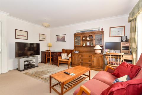 43 Aspen Drive, Whitfield, Dover, CT16 2EX
