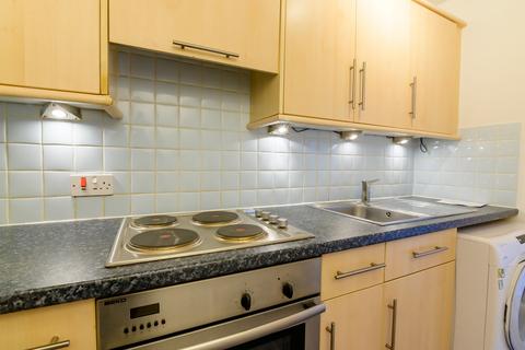 39/9 Caledonian Crescent, Edinburgh, EH11 2AQ