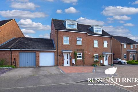 3 bedroom semi-detached house for sale, Featherby Drive, King's Lynn PE33