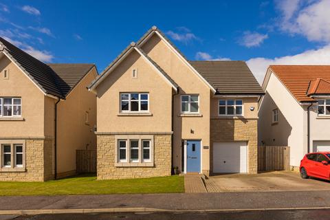 27 Somerville Road, Balerno, EH14 5BF