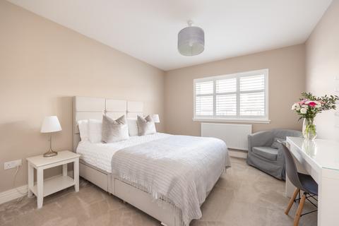 27 Somerville Road, Balerno, EH14 5BF