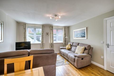 2 bedroom ground floor flat for sale, Dukesfield, Shiremoor