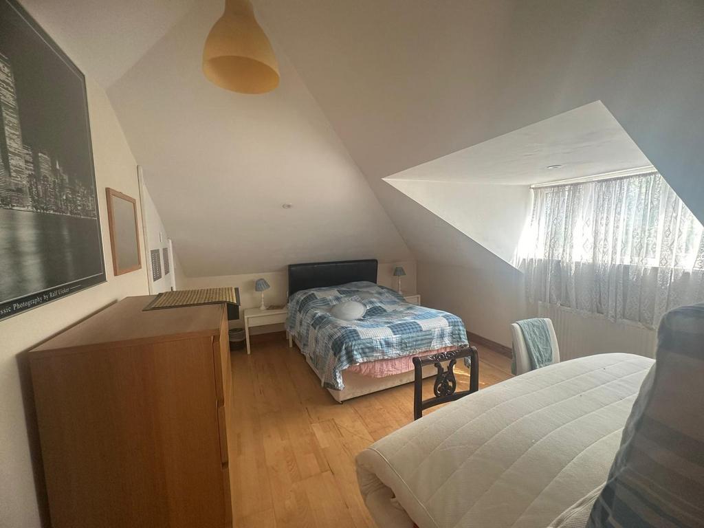 Beechcroft Gardens, Wembley HA9 1 bed in a flat share to rent £1,200