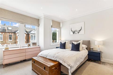 4 bedroom terraced house for sale, Twilley Street, SW18