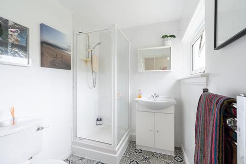 36j Cramond Vale, Edinburgh, EH4 6RB