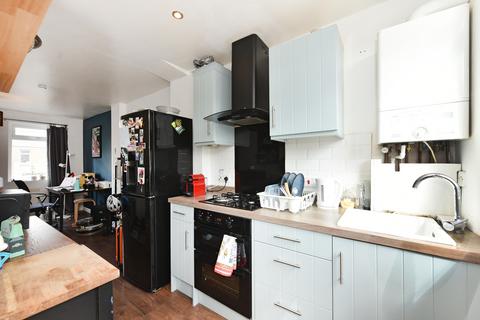 2 bedroom terraced house for sale, London E17