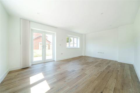 3 bedroom semi-detached house to rent, Hammonds Green, Totton, Southampton, Hampshire, SO40