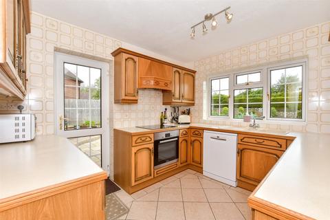 4 bedroom detached house for sale, Charing Heath Road, Charing, Ashford, Kent